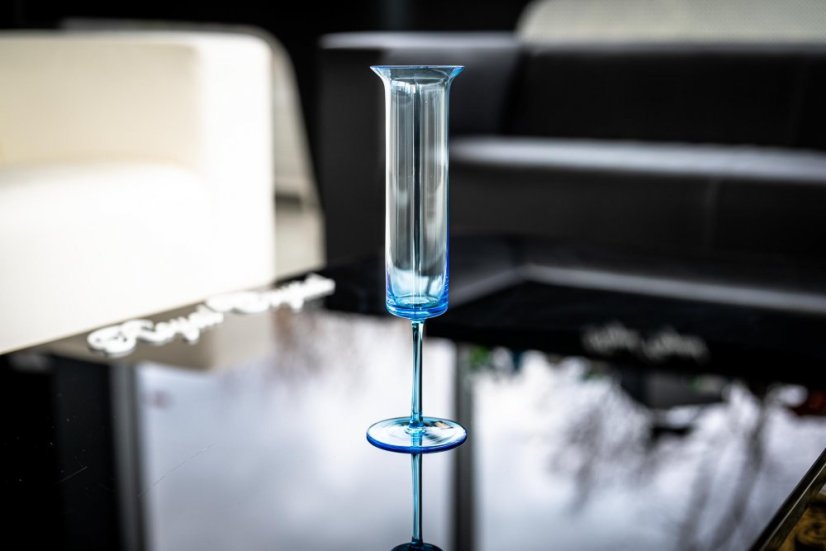 Skleněná váza, Květná 1794, tall stammed safir 28 cm