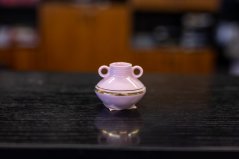 Růžový porcelán, vázička