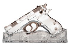 Exkluzívna brúsená krištáľová pištoľ vo platinovom provedenie so stojanom | Royal Crystal