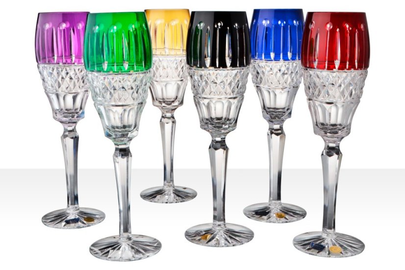 Barevné sklenice Glamour Crystal – styl a elegance pro každou oslavu. Barevné sklenice Glamour Crystal – styl a elegance pro každou oslavu.