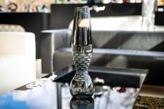 Dominanta interiéru – ručně foukaná váza Května 1794