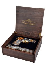 Exkluzivní broušená křišťálová pistole se stojánkem | Royal Crystal