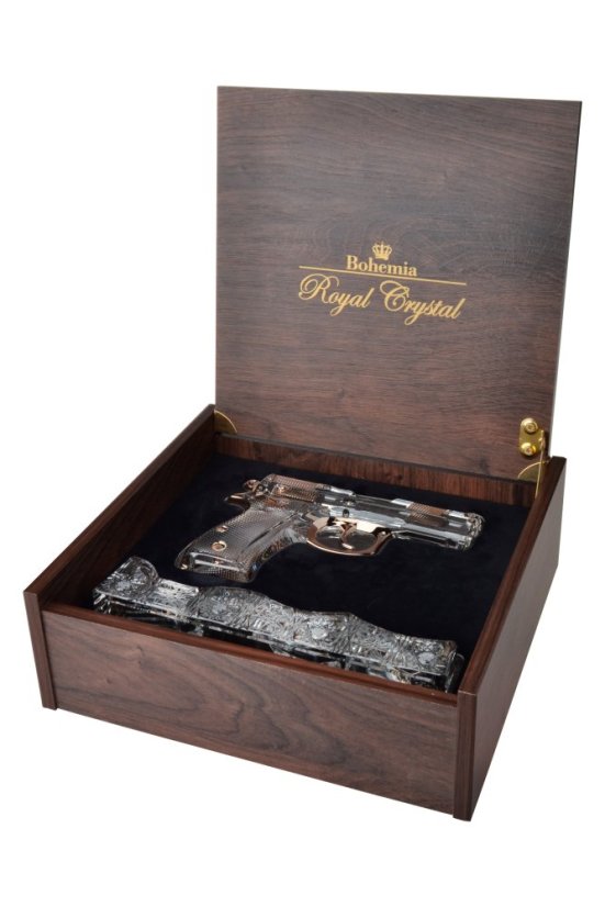 Exkluzivní broušená křišťálová pistole v platinovém provedení se stojánkem | Royal Crystal