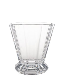 Royal Crystal představuje luxusní sklenici na rum Stella – precizní české sklo.