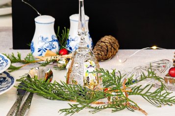 Vianočné zvončeky: tradícia, symbolika a čaro skla